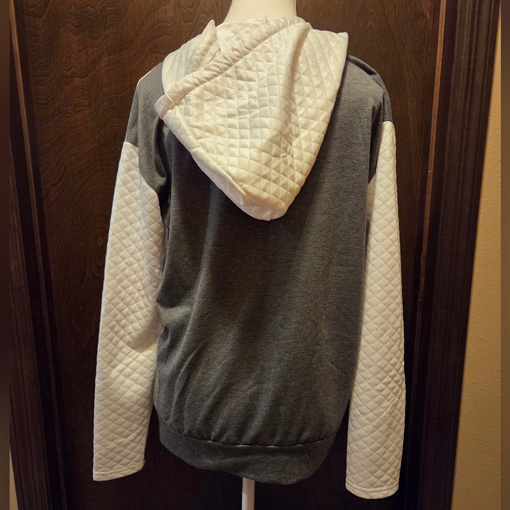 Yellowstone White & Gray Quilted Hoodie - Picture 6 of 7